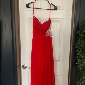 Strapless prom dress size 2 with back details worn once in new condition